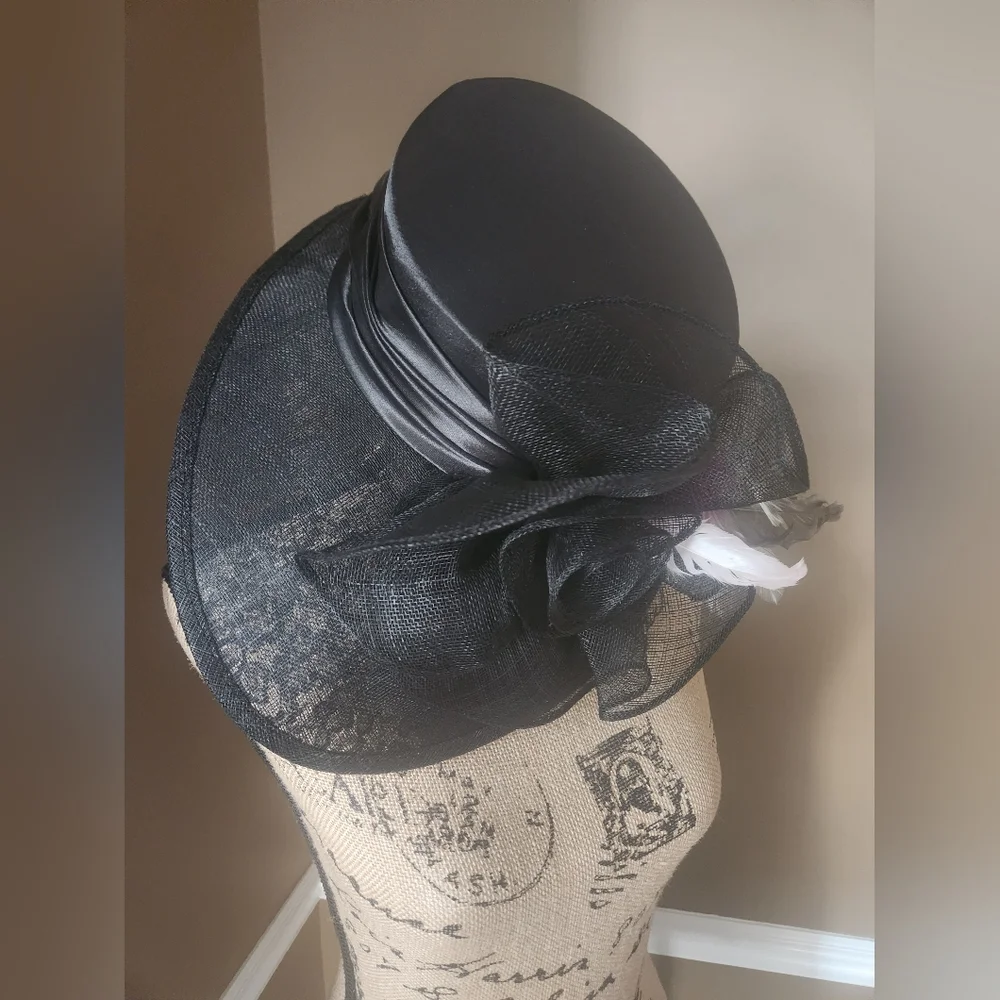 Swan Hat Elegant Black and Gold‎ Women's Hat Set